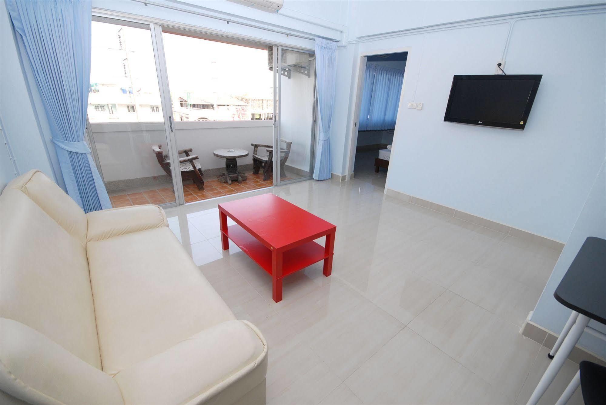 Cozy Loft Hostel Патая Екстериор снимка